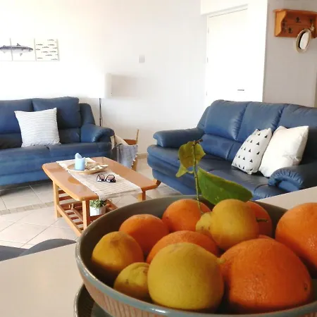 Διαμέρισμα Athina Relaxing & Spacious 2 Bdrm Flat + Wifi *