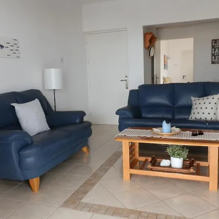 Athina Relaxing & Spacious 2 Bdrm Flat + Wifi Διαμέρισμα Παραλίμνι