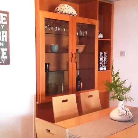 Διαμέρισμα Athina Relaxing & Spacious 2 Bdrm Flat + Wifi *