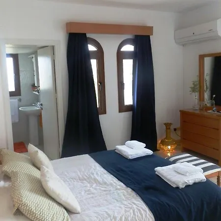 Apartament Athina Relaxing & Spacious 2 Bdrm Flat + Wifi *