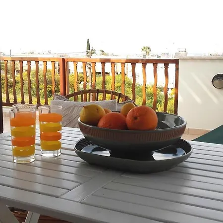 Athina Relaxing & Spacious 2 Bdrm Flat + Wifi * Paralimni